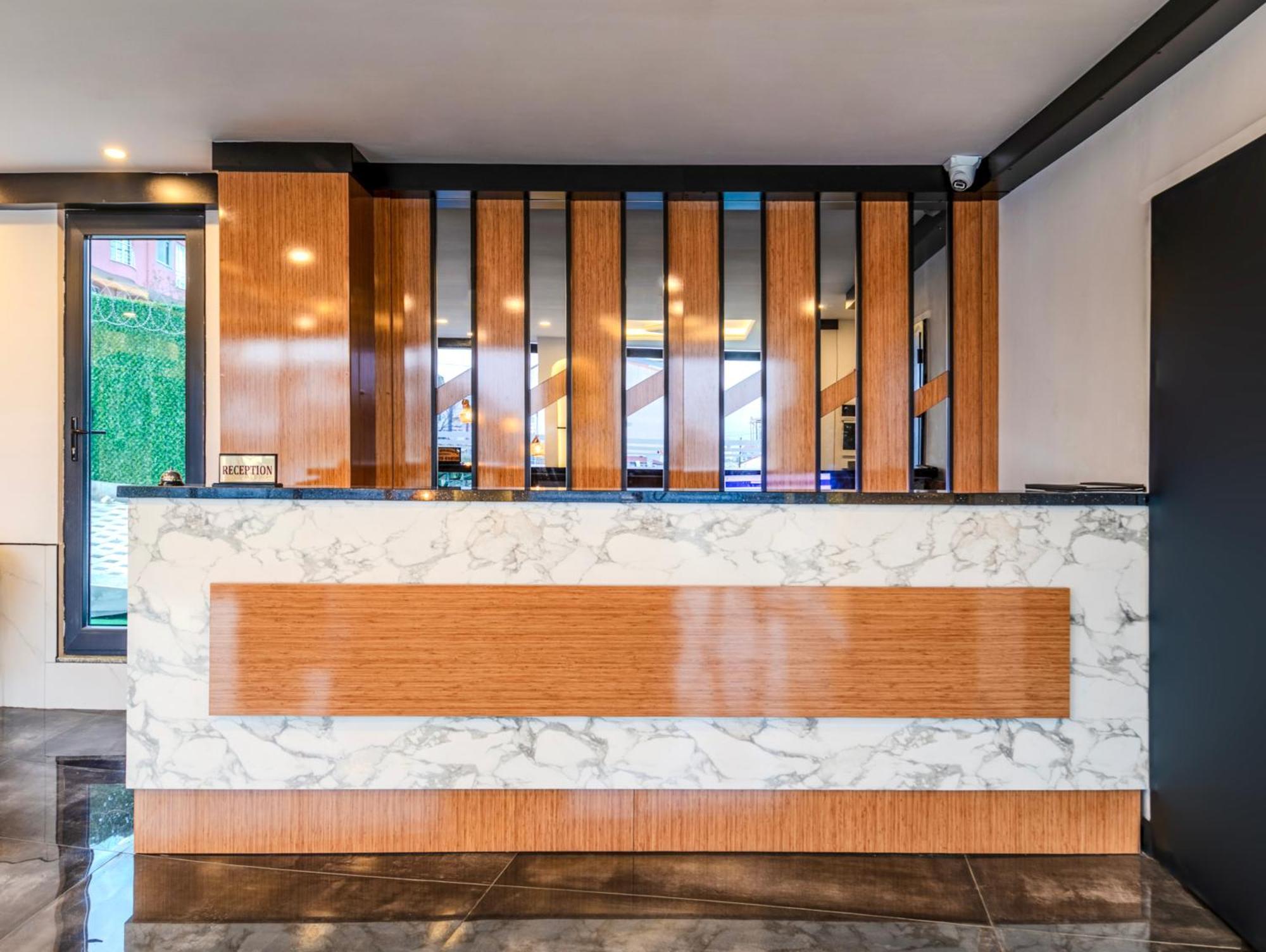 Solin Airport Hotel Arnavutkoy Экстерьер фото